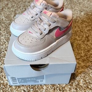 Nike Youth Sneakers in Pink and Beige